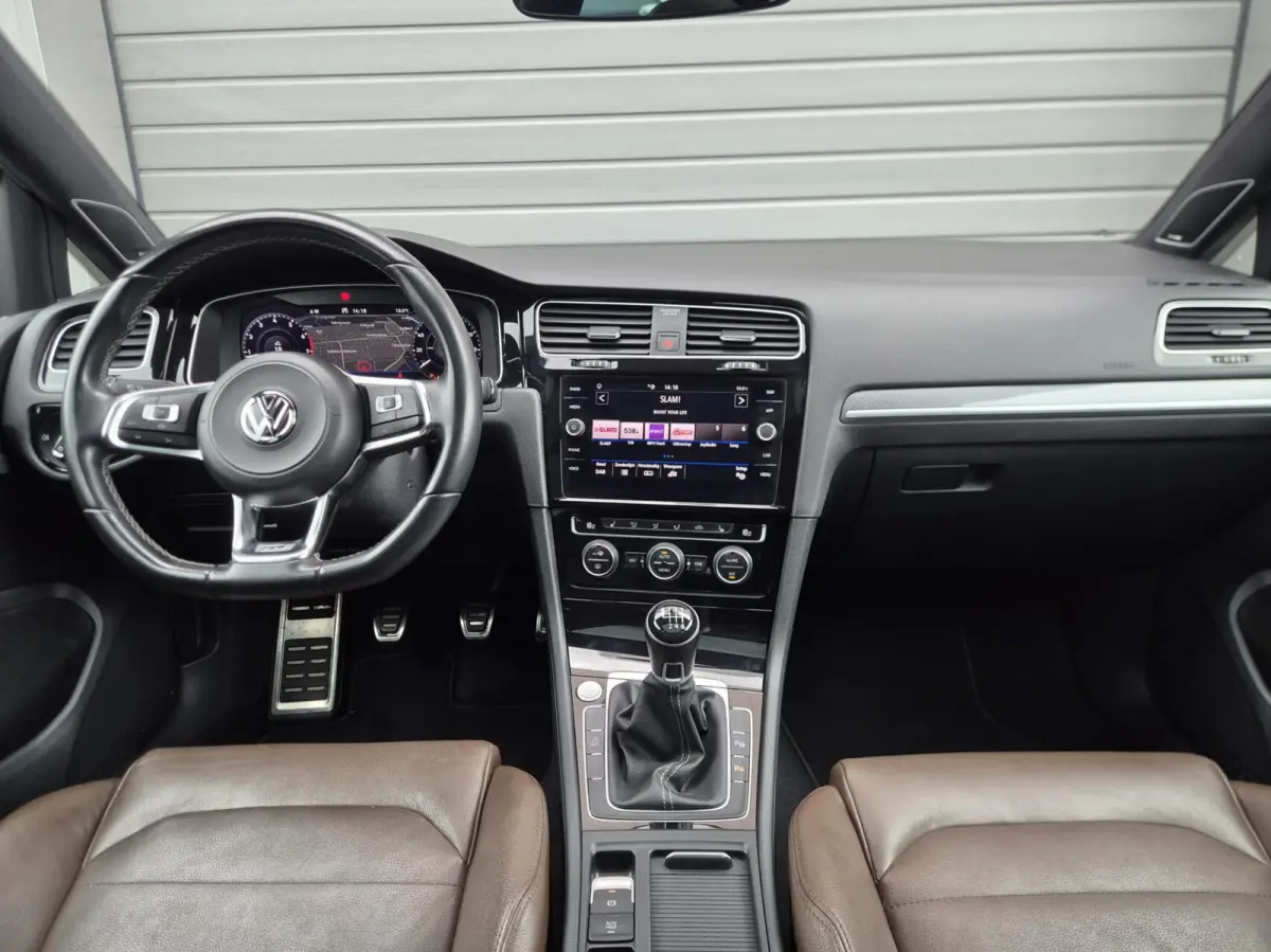 1.5 TSI Highline R-Line/Pano/ACC/Trekhaak/Led/Dynaudio/Virtual/Blind-Spot/Dab/Camara/AppleCarplay/AutoHold/Keyless/Leder/Led/
