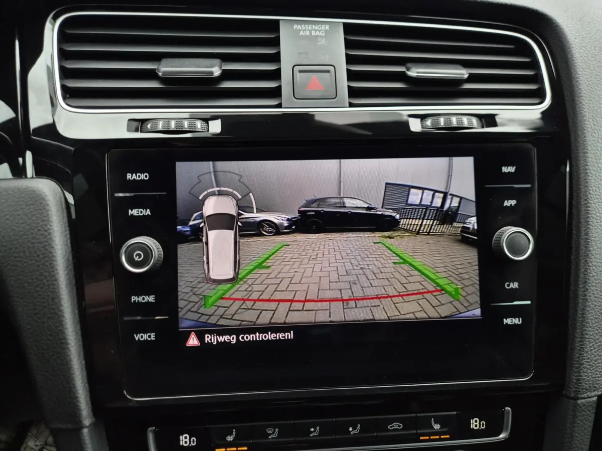 1.5 TSI Highline R-Line/Pano/ACC/Trekhaak/Led/Dynaudio/Virtual/Blind-Spot/Dab/Camara/AppleCarplay/AutoHold/Keyless/Leder/Led/