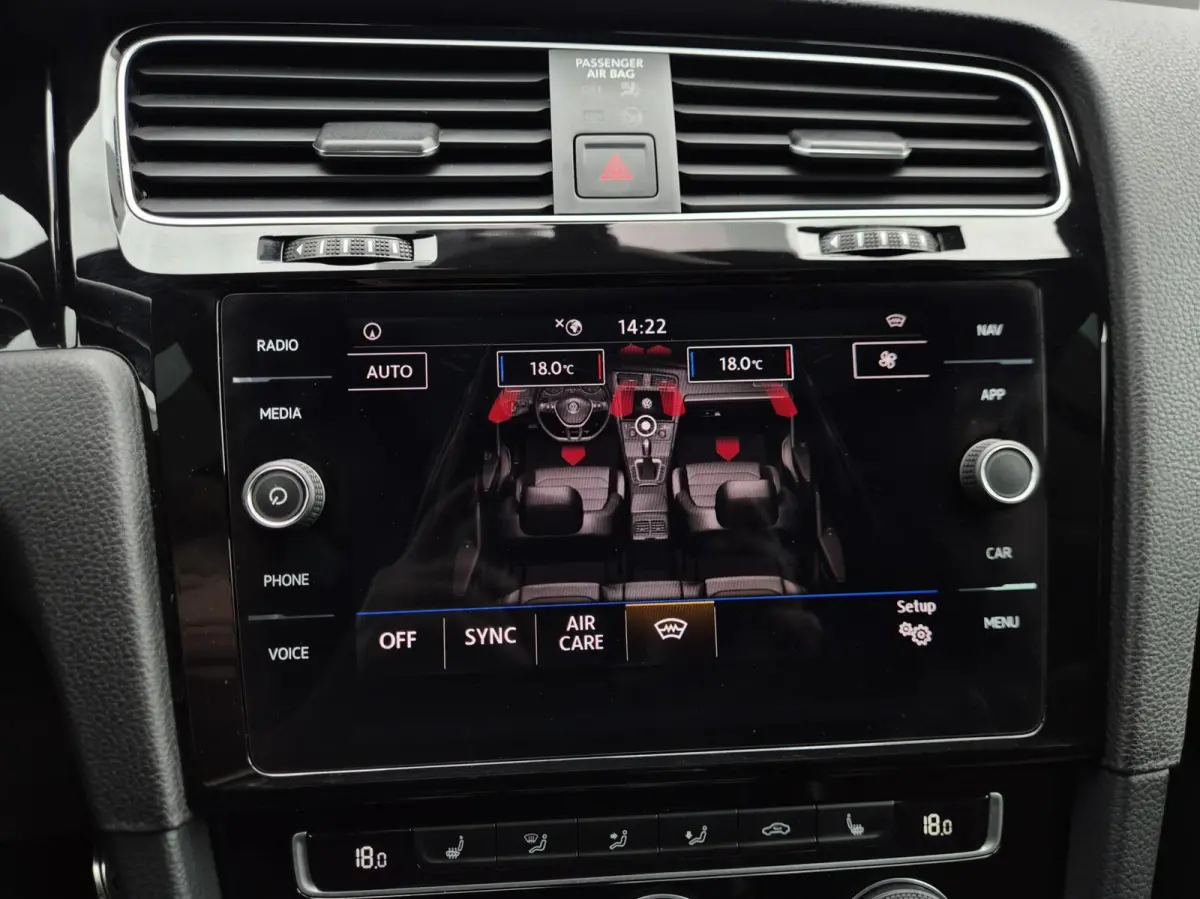 1.5 TSI Highline R-Line/Pano/ACC/Trekhaak/Led/Dynaudio/Virtual/Blind-Spot/Dab/Camara/AppleCarplay/AutoHold/Keyless/Leder/Led/