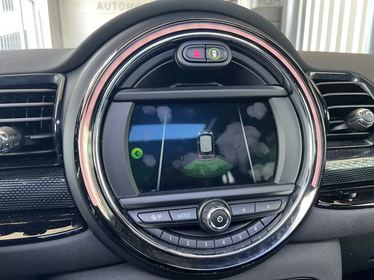 Mini 1.5 Cooper Chili | AUTOMAAT | SCHUIF/KANTELDAK | CARPLAY/ANDROID | NAVI | CRUISE CONTROL | PDC | CLIMATE CONTROL | LMV 18'' | STOELVERWARMING | KEYLESS | LED | BLUETOOTH | ALL-SEASON BA