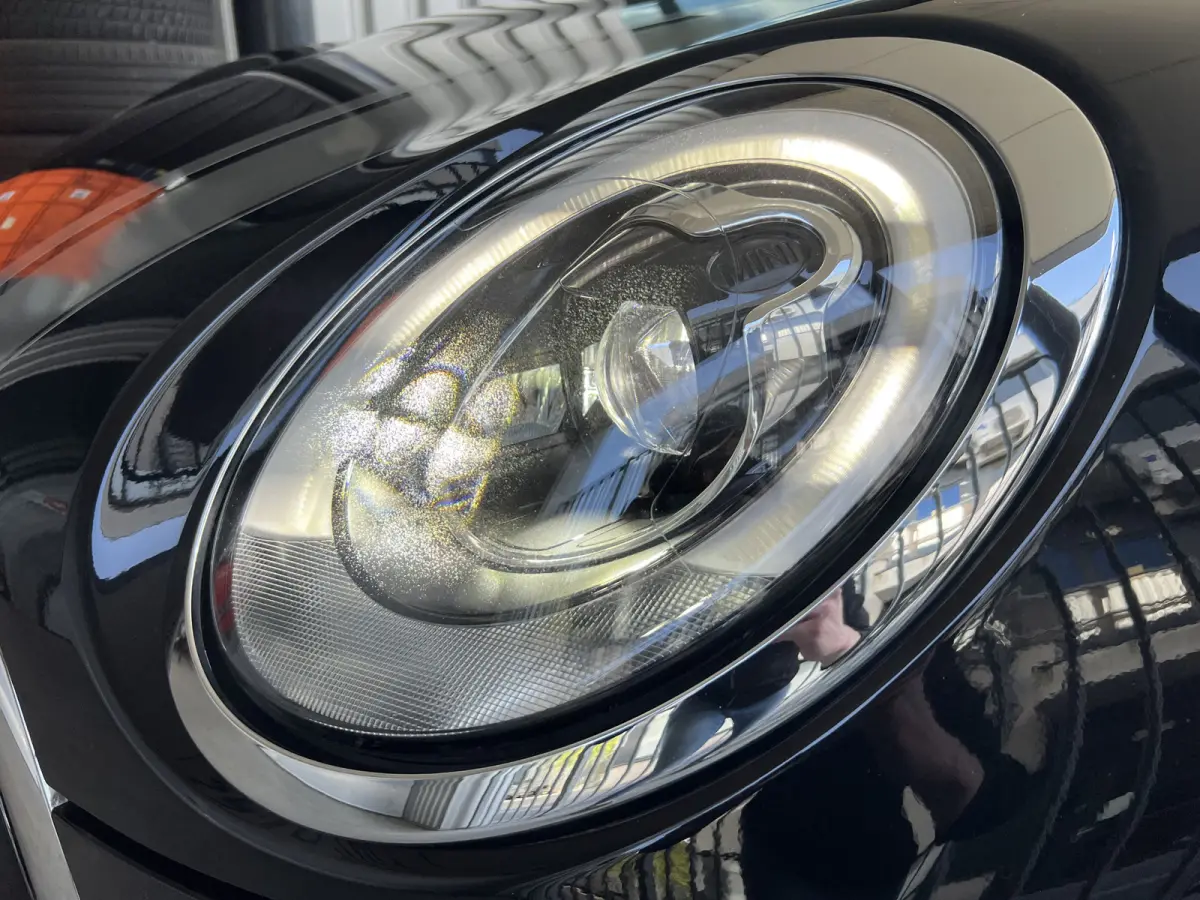 Mini 1.5 Cooper Chili | AUTOMAAT | SCHUIF/KANTELDAK | CARPLAY/ANDROID | NAVI | CRUISE CONTROL | PDC | CLIMATE CONTROL | LMV 18'' | STOELVERWARMING | KEYLESS | LED | BLUETOOTH | ALL-SEASON BA