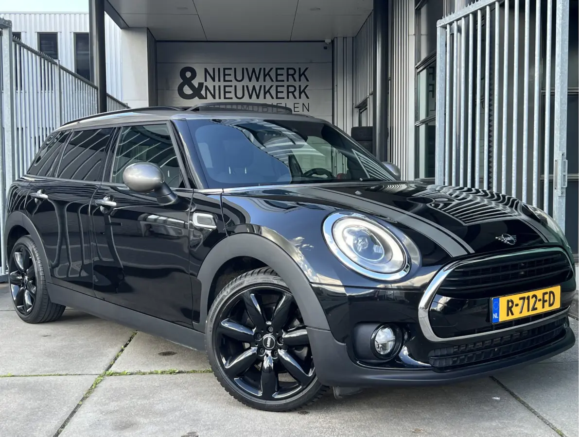 Mini 1.5 Cooper Chili | AUTOMAAT | SCHUIF/KANTELDAK | CARPLAY/ANDROID | NAVI | CRUISE CONTROL | PDC | CLIMATE CONTROL | LMV 18'' | STOELVERWARMING | KEYLESS | LED | BLUETOOTH | ALL-SEASON BA