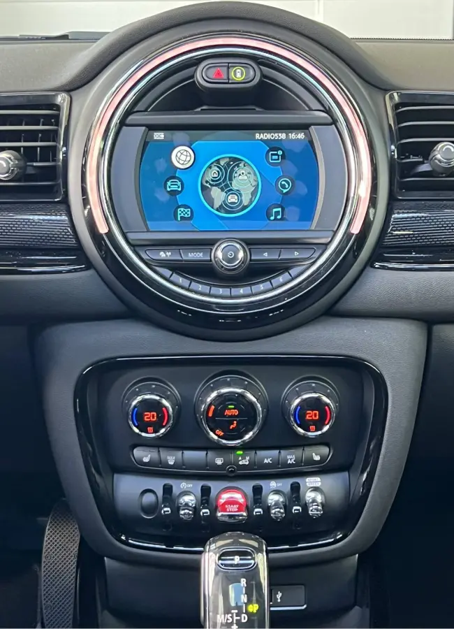 Mini 1.5 Cooper Chili | AUTOMAAT | SCHUIF/KANTELDAK | CARPLAY/ANDROID | NAVI | CRUISE CONTROL | PDC | CLIMATE CONTROL | LMV 18'' | STOELVERWARMING | KEYLESS | LED | BLUETOOTH | ALL-SEASON BA