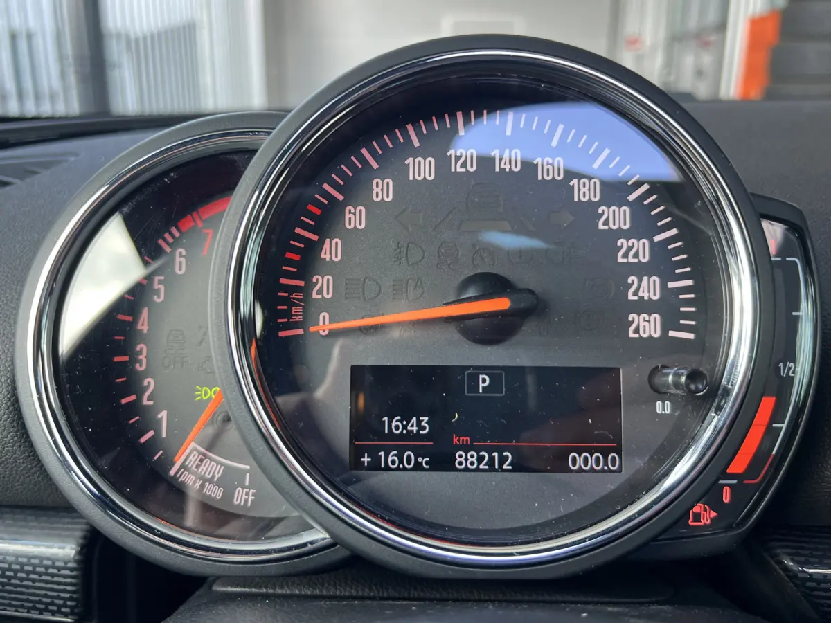Mini 1.5 Cooper Chili | AUTOMAAT | SCHUIF/KANTELDAK | CARPLAY/ANDROID | NAVI | CRUISE CONTROL | PDC | CLIMATE CONTROL | LMV 18'' | STOELVERWARMING | KEYLESS | LED | BLUETOOTH | ALL-SEASON BA