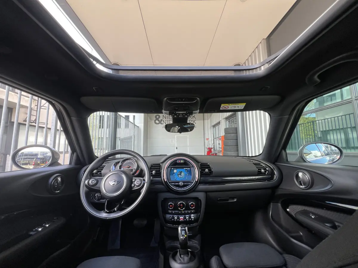 Mini 1.5 Cooper Chili | AUTOMAAT | SCHUIF/KANTELDAK | CARPLAY/ANDROID | NAVI | CRUISE CONTROL | PDC | CLIMATE CONTROL | LMV 18'' | STOELVERWARMING | KEYLESS | LED | BLUETOOTH | ALL-SEASON BA