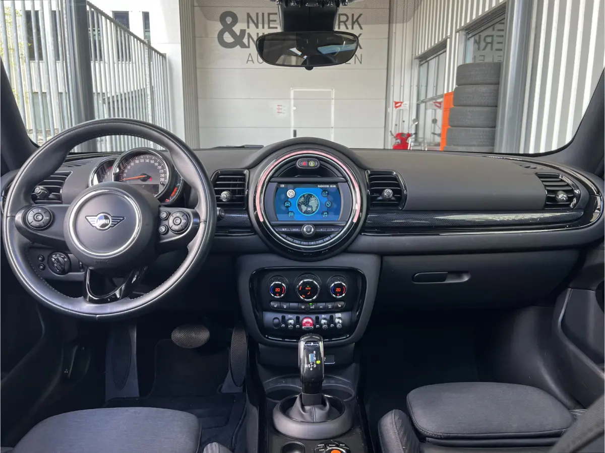 Mini 1.5 Cooper Chili | AUTOMAAT | SCHUIF/KANTELDAK | CARPLAY/ANDROID | NAVI | CRUISE CONTROL | PDC | CLIMATE CONTROL | LMV 18'' | STOELVERWARMING | KEYLESS | LED | BLUETOOTH | ALL-SEASON BA