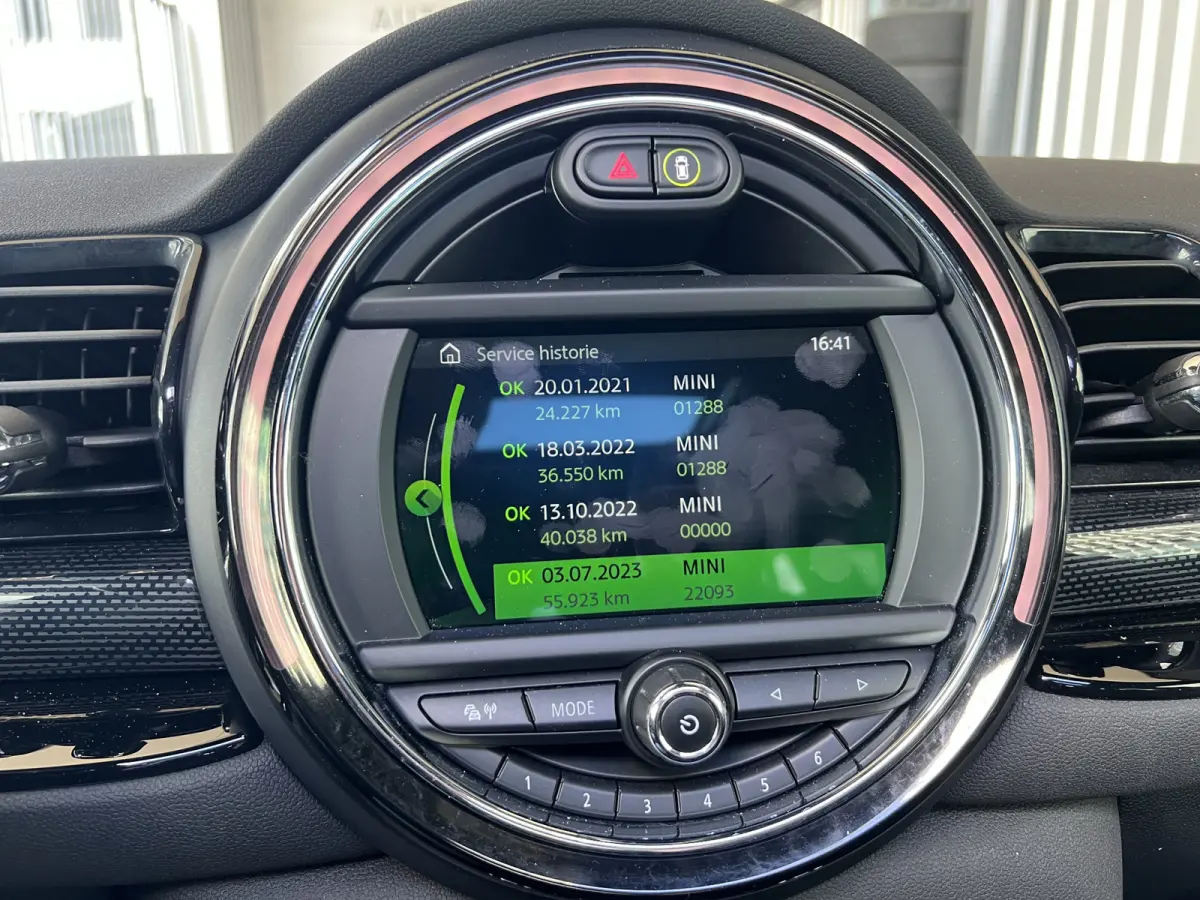Mini 1.5 Cooper Chili | AUTOMAAT | SCHUIF/KANTELDAK | CARPLAY/ANDROID | NAVI | CRUISE CONTROL | PDC | CLIMATE CONTROL | LMV 18'' | STOELVERWARMING | KEYLESS | LED | BLUETOOTH | ALL-SEASON BA