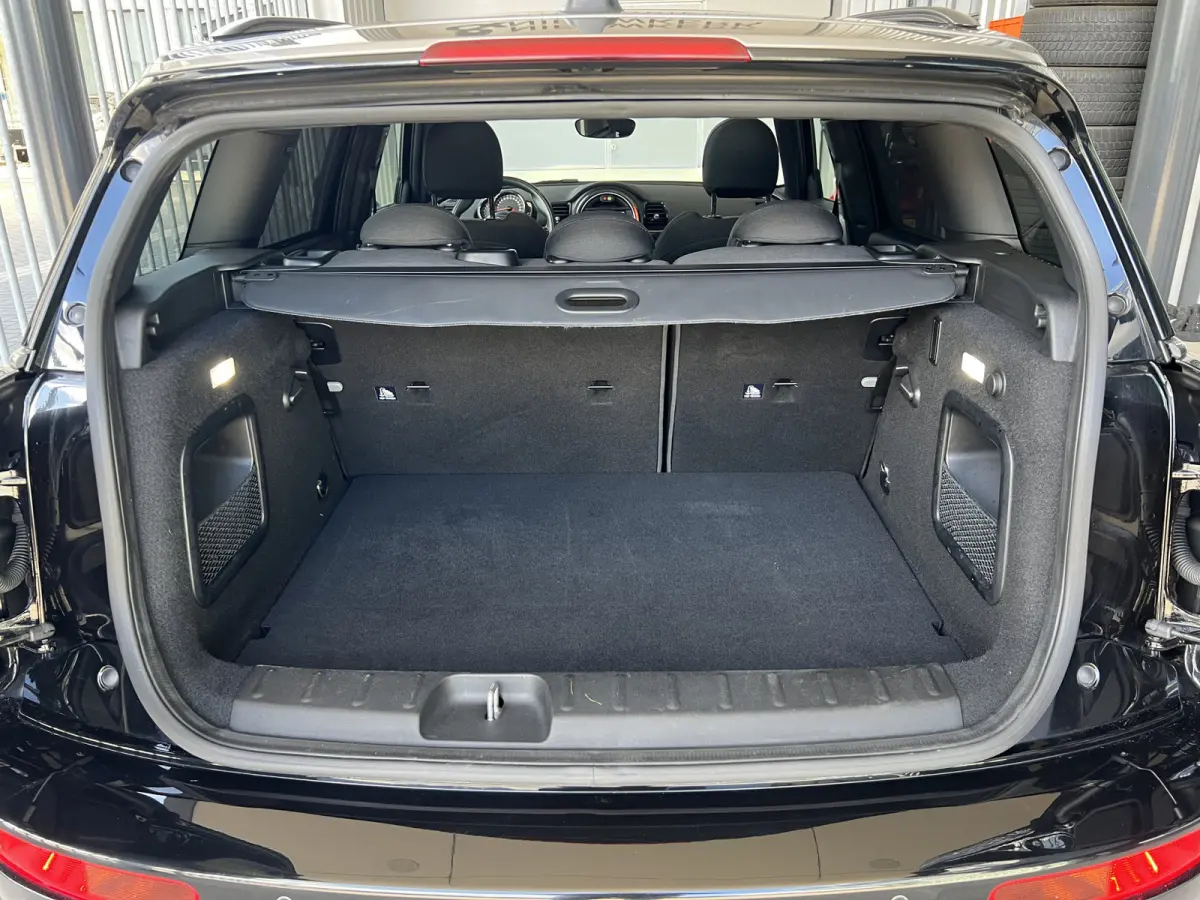 Mini 1.5 Cooper Chili | AUTOMAAT | SCHUIF/KANTELDAK | CARPLAY/ANDROID | NAVI | CRUISE CONTROL | PDC | CLIMATE CONTROL | LMV 18'' | STOELVERWARMING | KEYLESS | LED | BLUETOOTH | ALL-SEASON BA