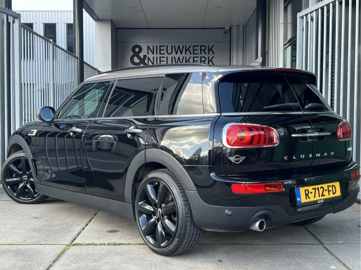 Mini 1.5 Cooper Chili | AUTOMAAT | SCHUIF/KANTELDAK | CARPLAY/ANDROID | NAVI | CRUISE CONTROL | PDC | CLIMATE CONTROL | LMV 18'' | STOELVERWARMING | KEYLESS | LED | BLUETOOTH | ALL-SEASON BA