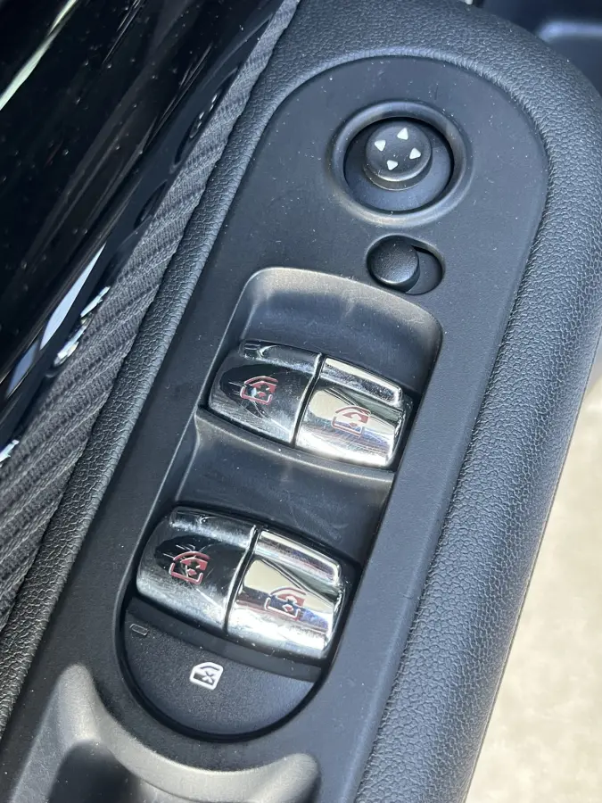 Mini 1.5 Cooper Chili | AUTOMAAT | SCHUIF/KANTELDAK | CARPLAY/ANDROID | NAVI | CRUISE CONTROL | PDC | CLIMATE CONTROL | LMV 18'' | STOELVERWARMING | KEYLESS | LED | BLUETOOTH | ALL-SEASON BA