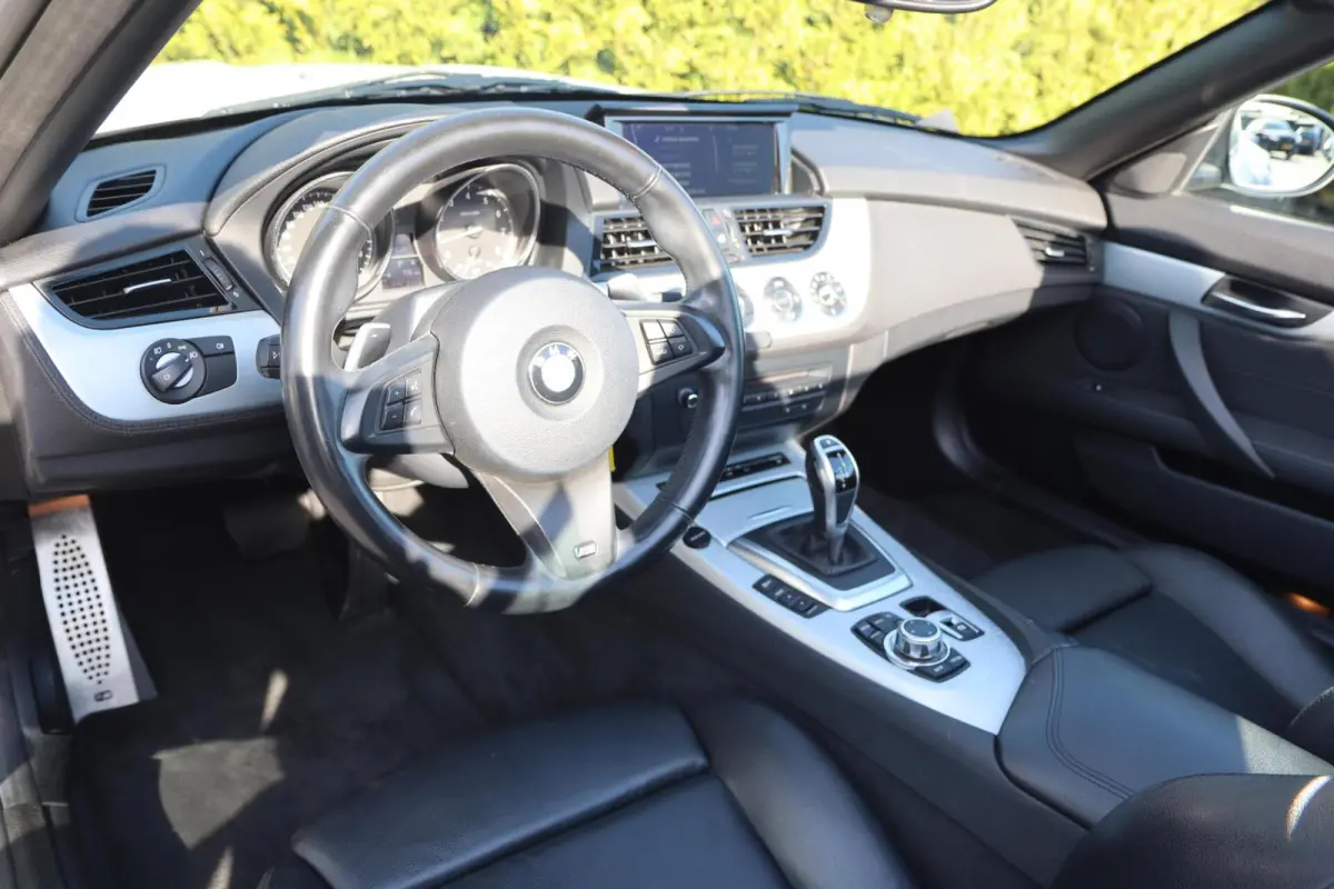 Automaat M-Sport || 24DKM 📉 | 1e eigenaar 👤 | Leder 🛋️ | Navi 🧭 | M-Sport ✨