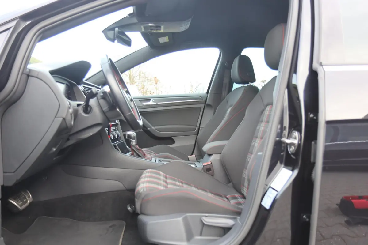 GTI Performance 245PK DSG Virtual | Carplay