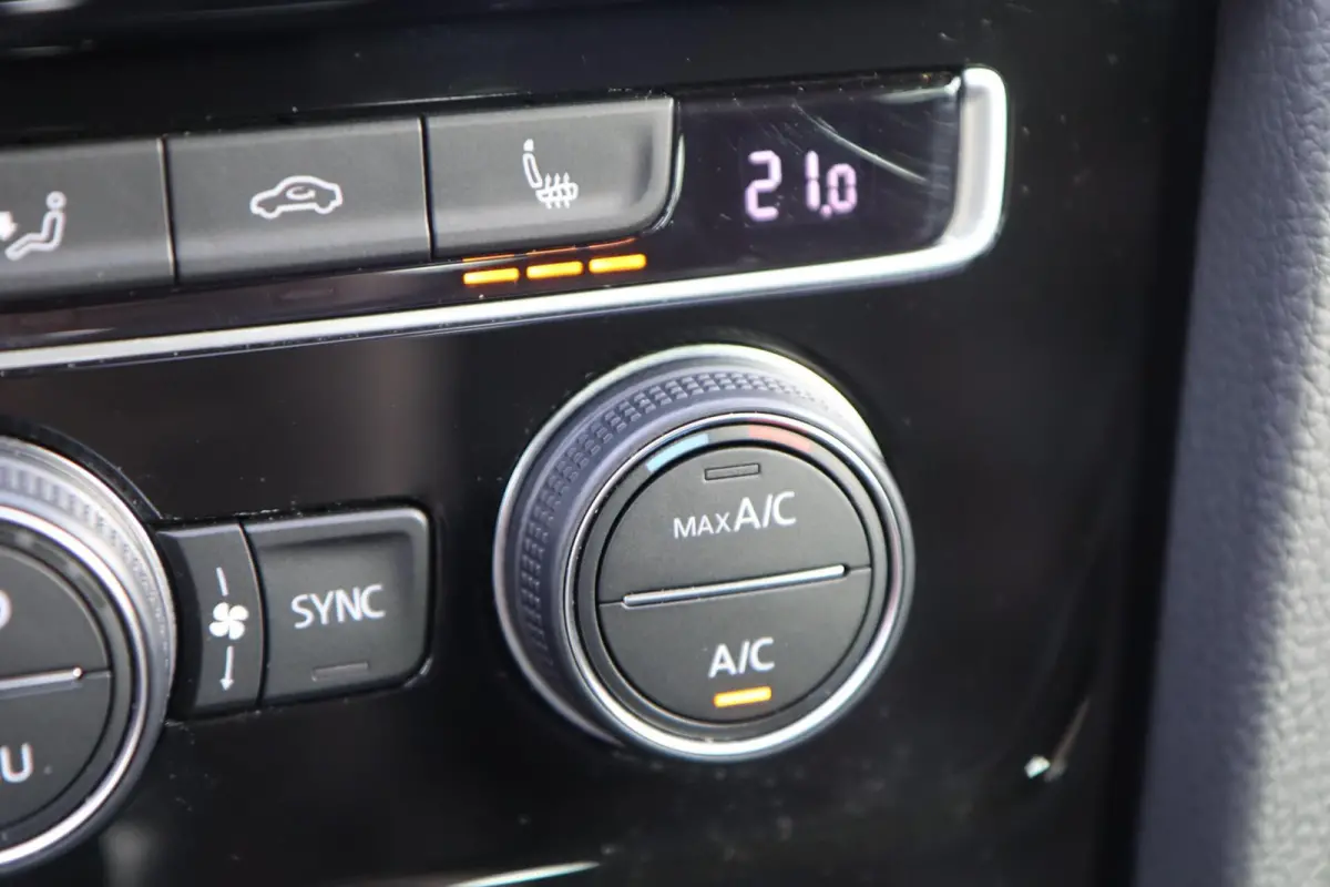 GTI Performance 245PK DSG Virtual | Carplay