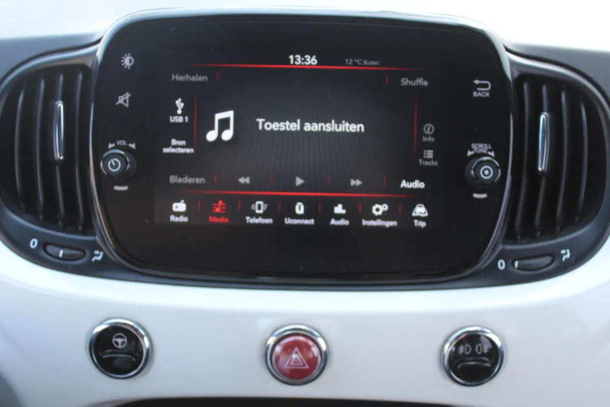 1.0 Hybrid Apple carplay/ Android auto l 15" velgen l Airco l Cruise control