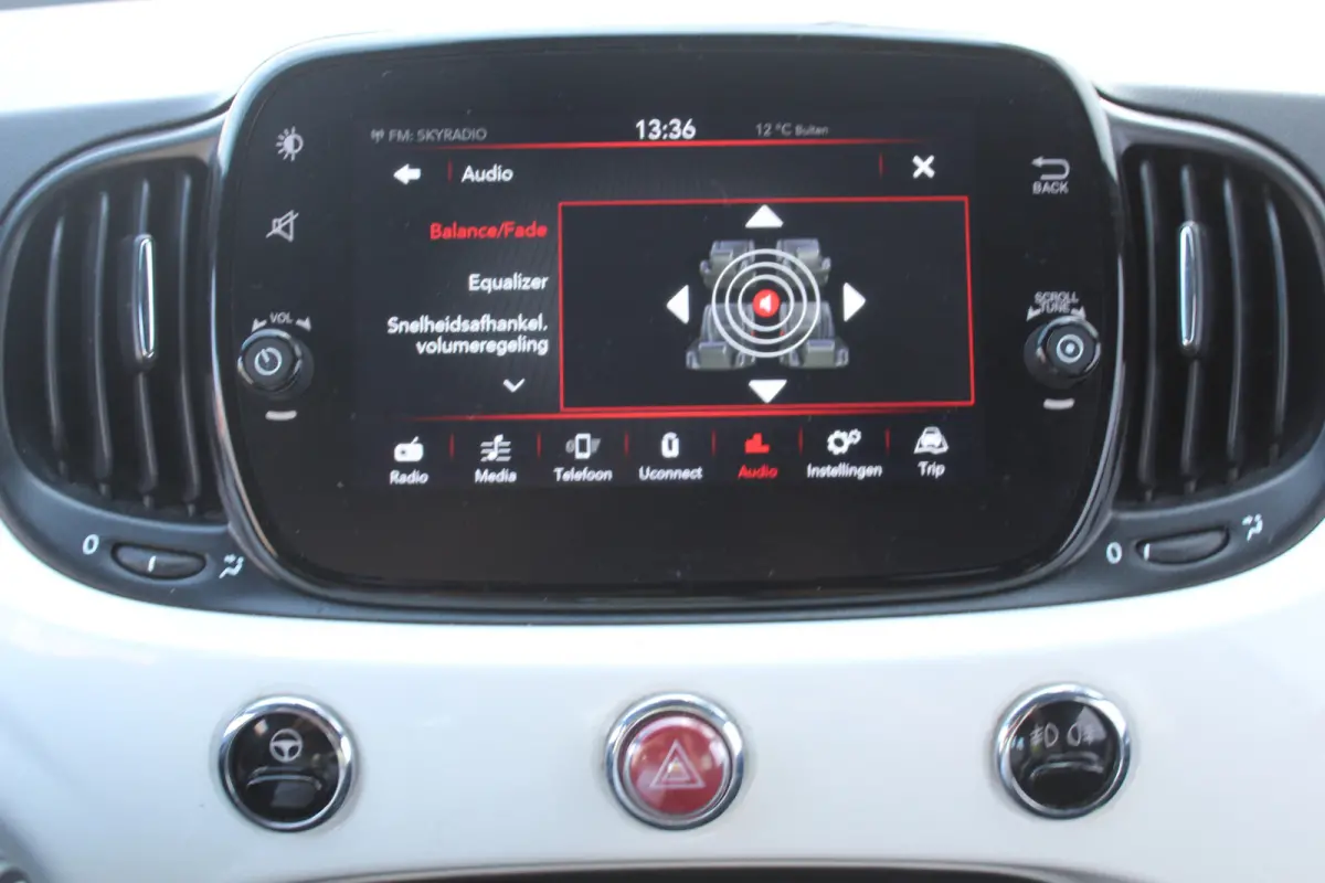 1.0 Hybrid Apple carplay/ Android auto l 15" velgen l Airco l Cruise control