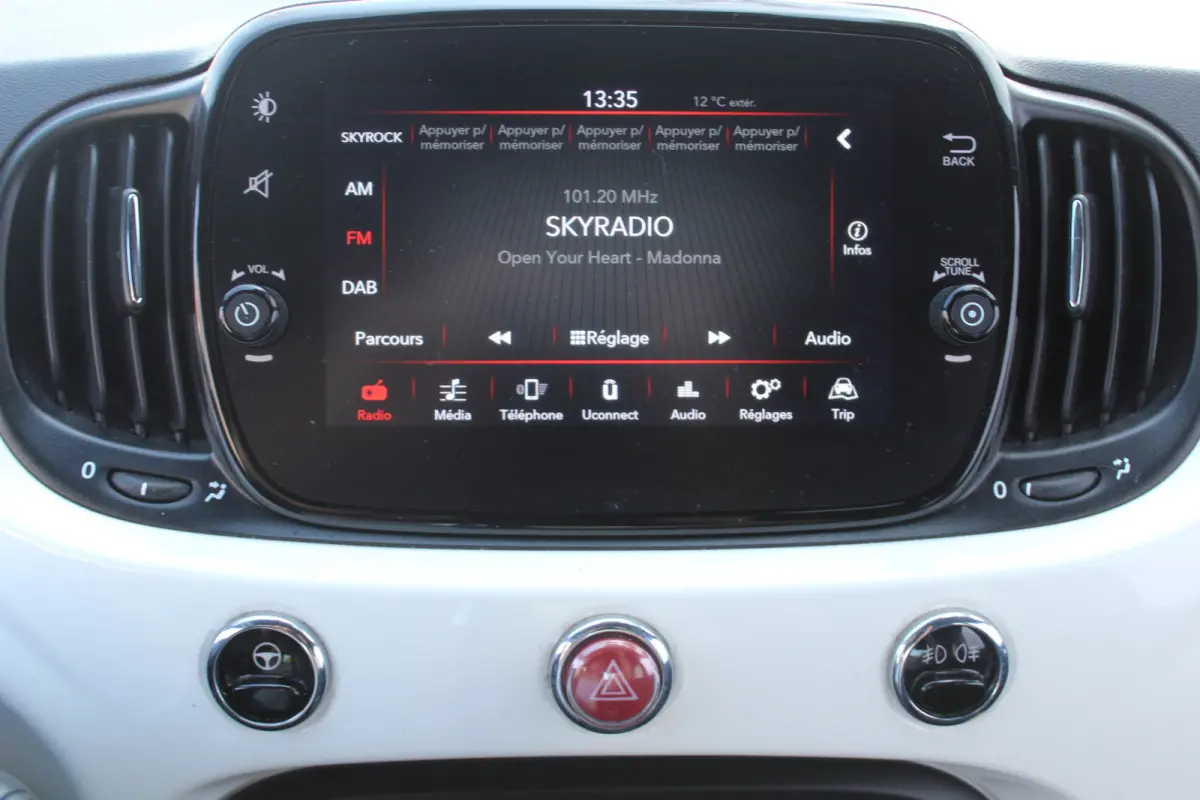 1.0 Hybrid Apple carplay/ Android auto l 15" velgen l Airco l Cruise control