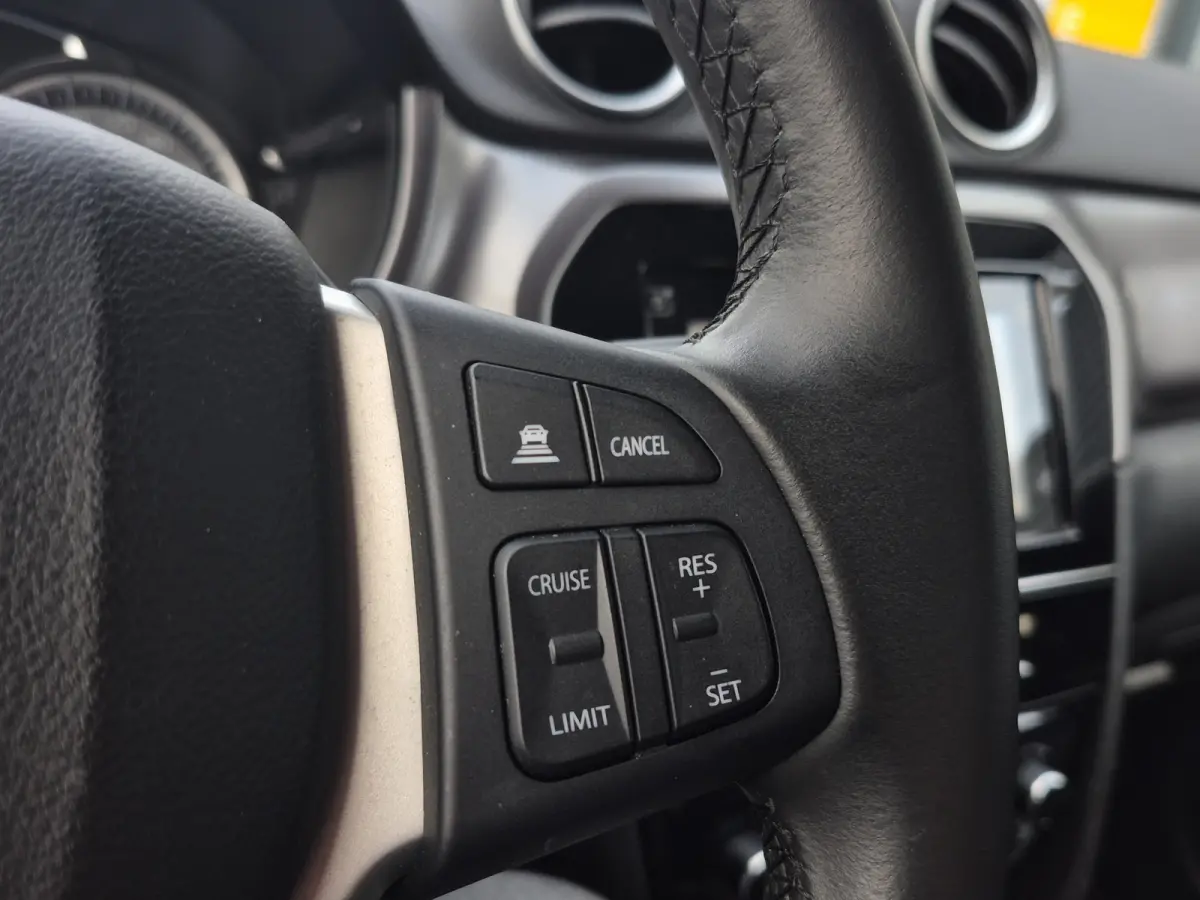 1.5 Hybrid Select Trekhaak | Stoelverwarming | Full LED | Keyless | Camera | Adaptive CC |