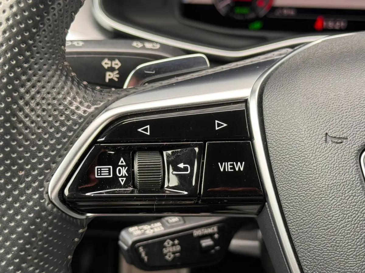 55 TFSI e quattro Competition S-LINE l ADAPT.CRUIS l KEYLESS l CAMERA l CARPLAY l DEALER OH l KERAMISCHE COATING