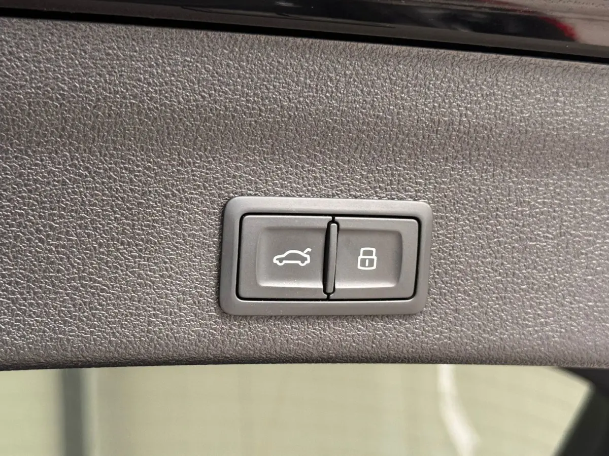 55 TFSI e quattro Competition S-LINE l ADAPT.CRUIS l KEYLESS l CAMERA l CARPLAY l DEALER OH l KERAMISCHE COATING