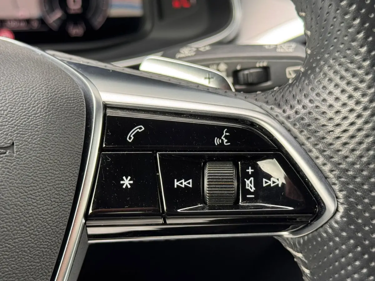 55 TFSI e quattro Competition S-LINE l ADAPT.CRUIS l KEYLESS l CAMERA l CARPLAY l DEALER OH l KERAMISCHE COATING