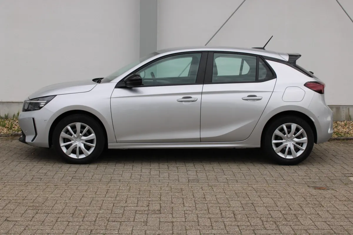 Edition Hybrid 110pk Automaat / Navigatie via Carplay / Camera / Parkeersensoren / Dodehoek / Airco / LED| Voorraadvoordeel !