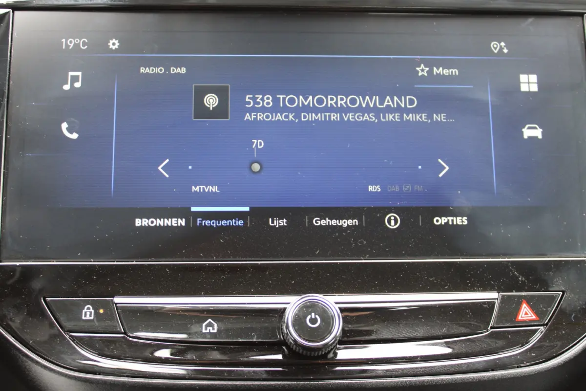 Edition Hybrid 110pk Automaat / Navigatie via Carplay / Camera / Parkeersensoren / Dodehoek / Airco / LED| Voorraadvoordeel !