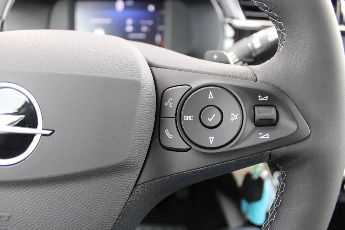 Edition Hybrid 110pk Automaat / Navigatie via Carplay / Camera / Parkeersensoren / Dodehoek / Airco / LED| Voorraadvoordeel !