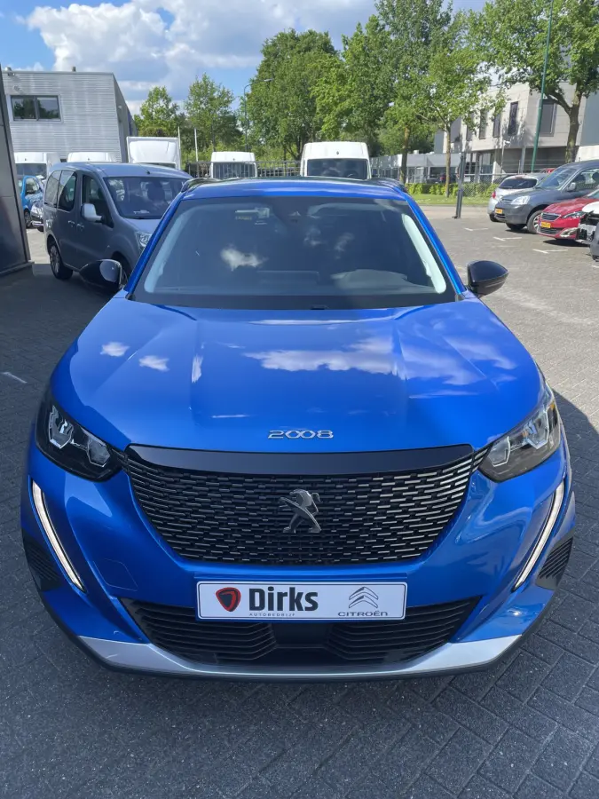 100pk Allure Pack (Camera - Automatische Airco - i-cockpit - Navigatie - 17" - Apple Carplay - LED)