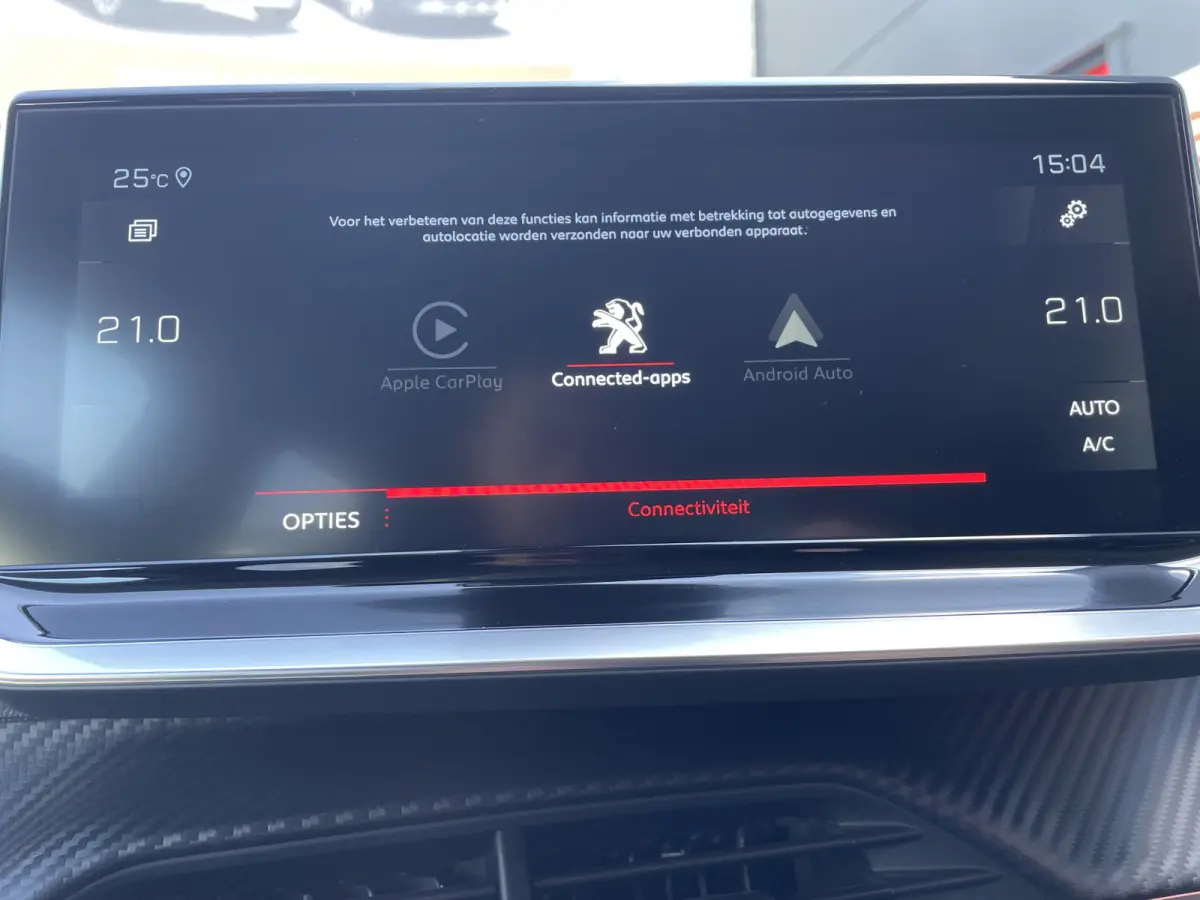 100pk Allure Pack (Camera - Automatische Airco - i-cockpit - Navigatie - 17" - Apple Carplay - LED)
