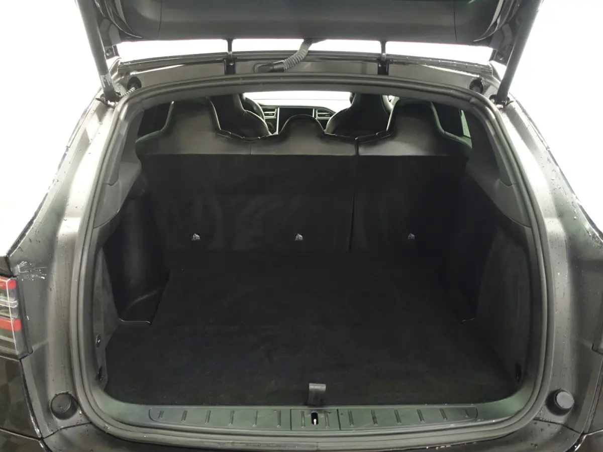 90D Base SOH 91%, Luchtvering, Full Memory, 21inch Vossen, Autopilot