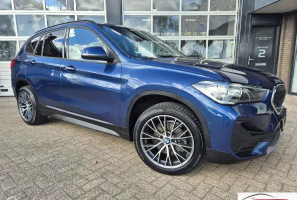 sDrive18i High Executive LEDER GROOT NAVI PDC 18"