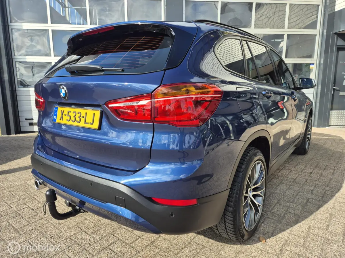 sDrive18i High Executive LEDER GROOT NAVI PDC 18"
