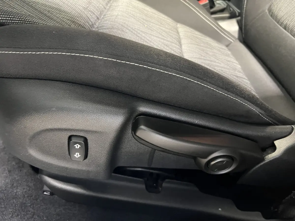 1.2 Edition 2020 | Navigatie/Carplay | AGR comfortstoel bestuurder | Achteruitrijcamera | PDC V+A incl. Park Pilot | Botsing alarm | LMV 16''