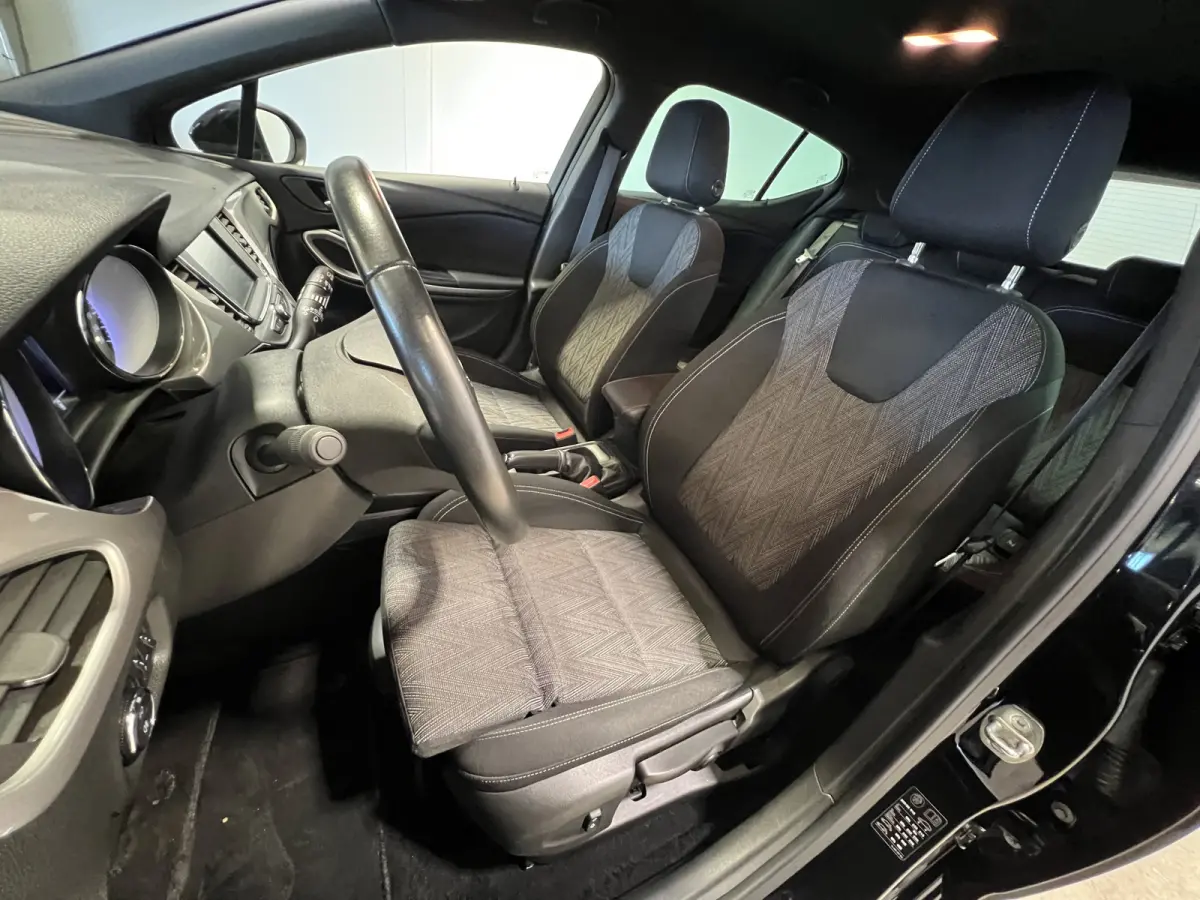 1.2 Edition 2020 | Navigatie/Carplay | AGR comfortstoel bestuurder | Achteruitrijcamera | PDC V+A incl. Park Pilot | Botsing alarm | LMV 16''