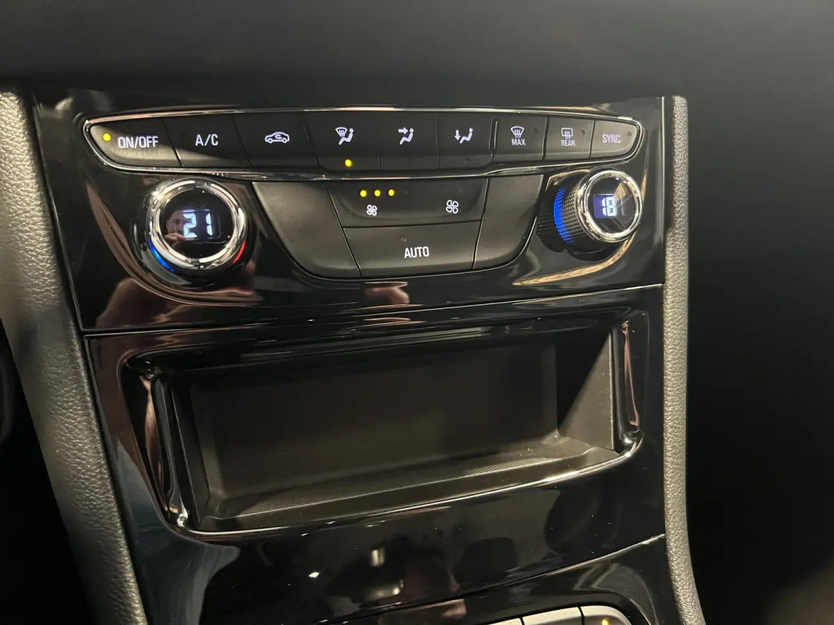 1.2 Edition 2020 | Navigatie/Carplay | AGR comfortstoel bestuurder | Achteruitrijcamera | PDC V+A incl. Park Pilot | Botsing alarm | LMV 16''