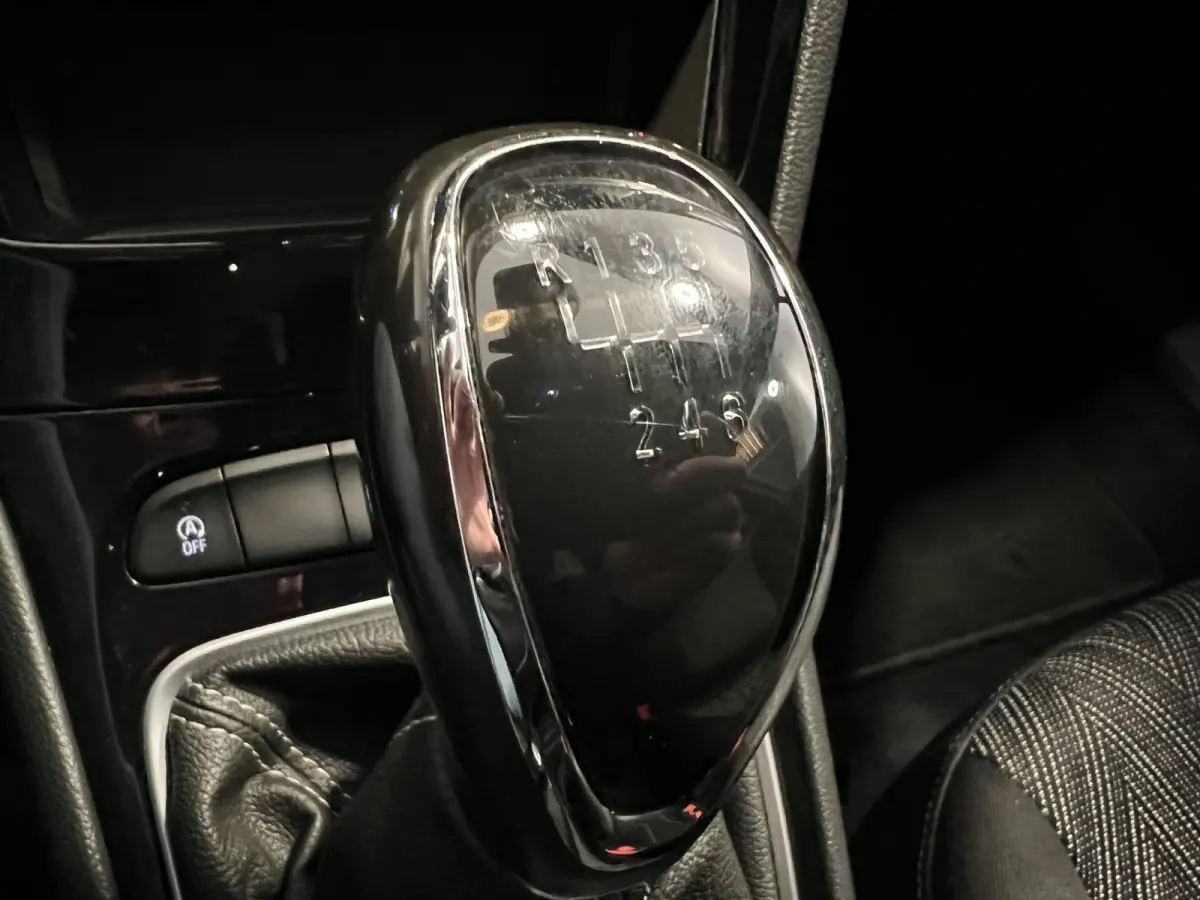 1.2 Edition 2020 | Navigatie/Carplay | AGR comfortstoel bestuurder | Achteruitrijcamera | PDC V+A incl. Park Pilot | Botsing alarm | LMV 16''