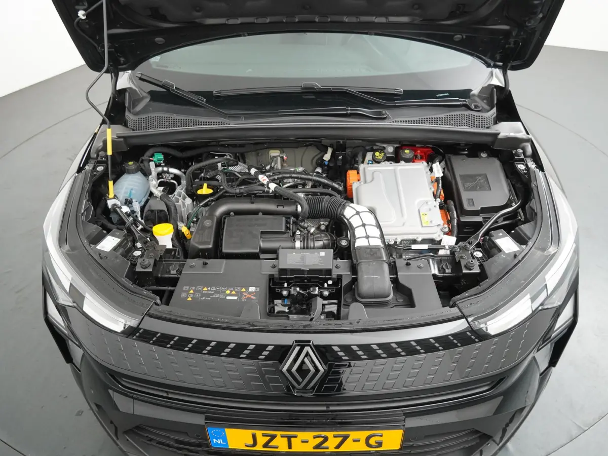 techno full hybrid E-Tech 160 | Adaptieve Cruise Control | Stoel- & Stuurverwarming | Parkeercamera |