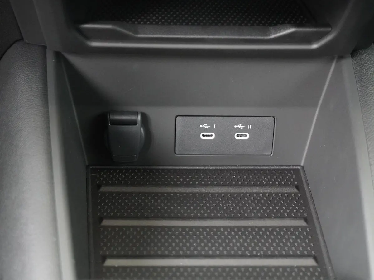 techno full hybrid E-Tech 160 | Adaptieve Cruise Control | Stoel- & Stuurverwarming | Parkeercamera |