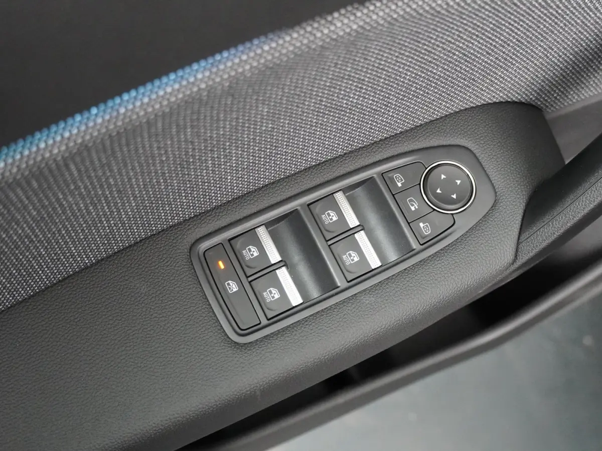 techno full hybrid E-Tech 160 | Adaptieve Cruise Control | Stoel- & Stuurverwarming | Parkeercamera |