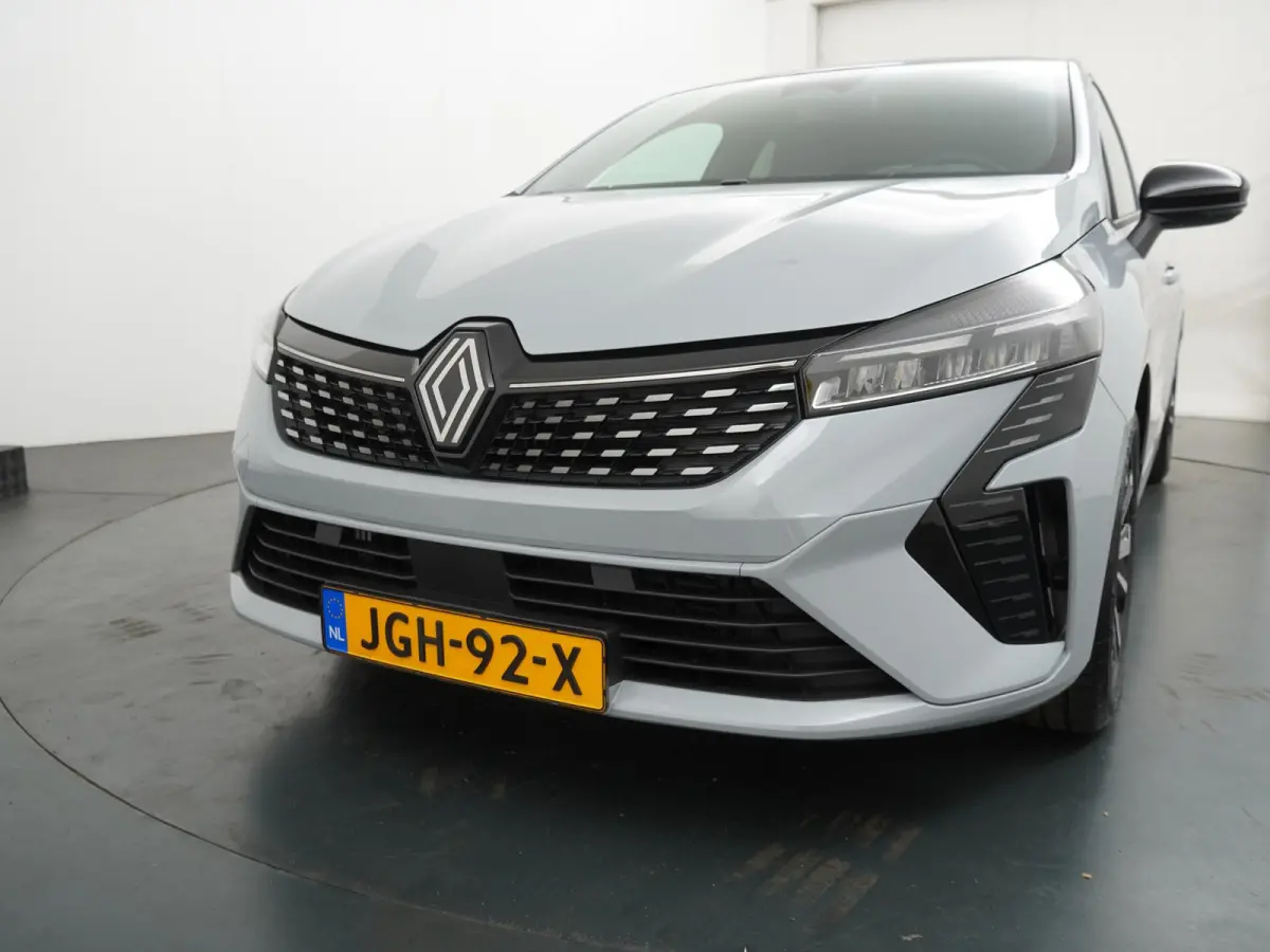 techno TCe 90 | Stoel- & Stuurverw. | Groot Navi | Parkeercamera |