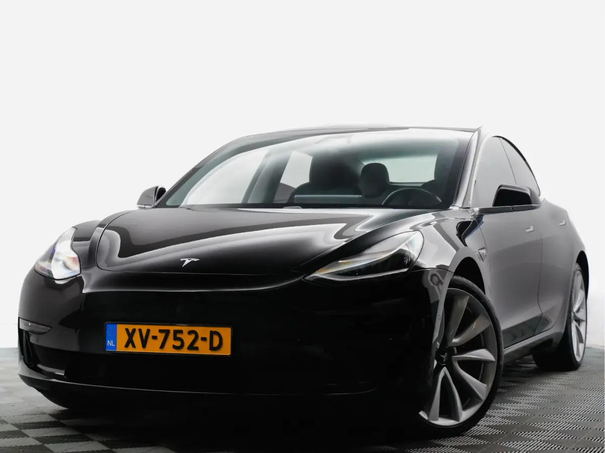 Performance S Dual Motor Aut- SOH 91%, Panoramadak, Autopilot, Comfort Leder, Carbon Parts