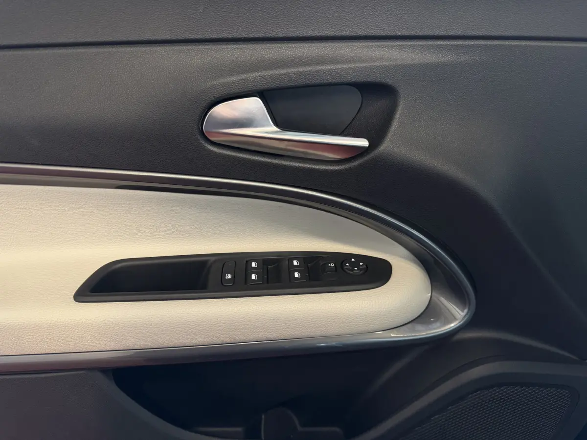 1.2 HYBRID LA PRIMA CAMERA CARPLAY ADAP.CRUISE STOELVERW. ELEK.KLEP LEER MASSAGE ELEK.STOEL 18''LMV ✅ Top Auto Fiat Wijchen , 30 Jaar ervaring in Fiat , Wij leveren de : Icon / La Prima / 