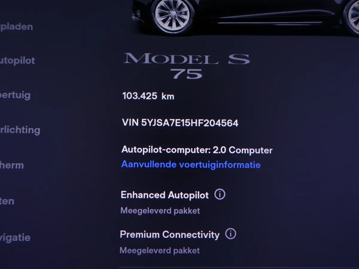 75 Base Black Pack- SOH 88%, Panoramadak,  Alcantara Interieur afwerking, Autopilot