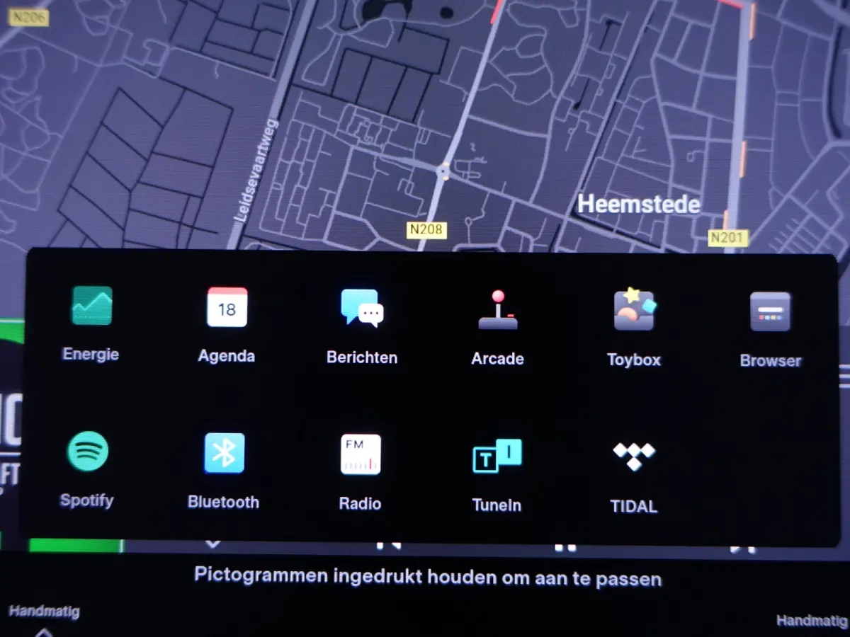 75 Base Black Pack- SOH 88%, Panoramadak,  Alcantara Interieur afwerking, Autopilot