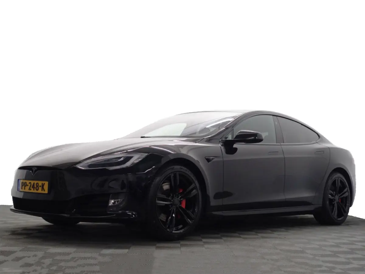 75 Base Black Pack- SOH 88%, Panoramadak,  Alcantara Interieur afwerking, Autopilot