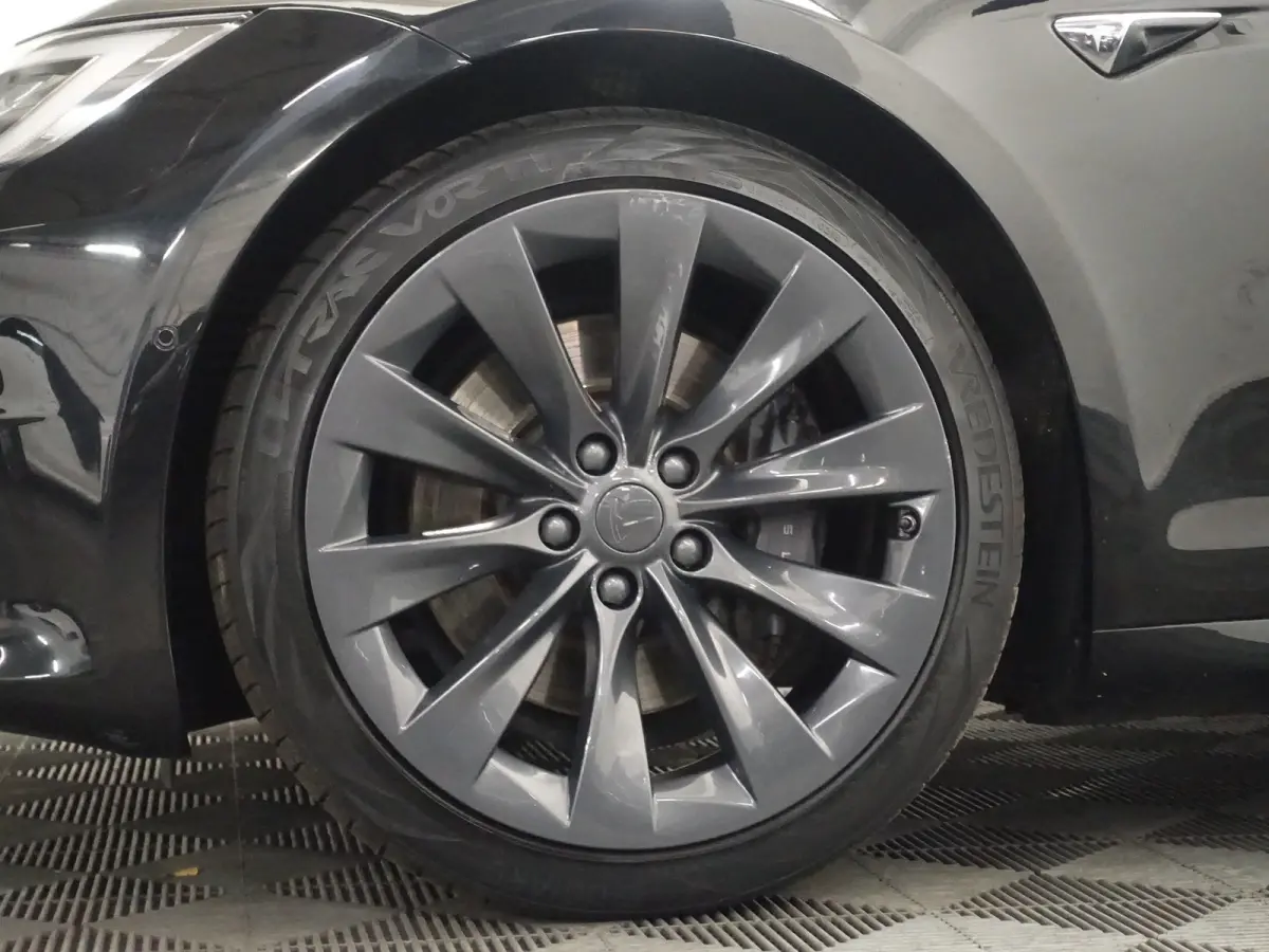 75 Performance S Edition Aut- Panoramadak, Sport Leder, Enhanched Autopilot, Premium Connectivity, Carbon Inleg