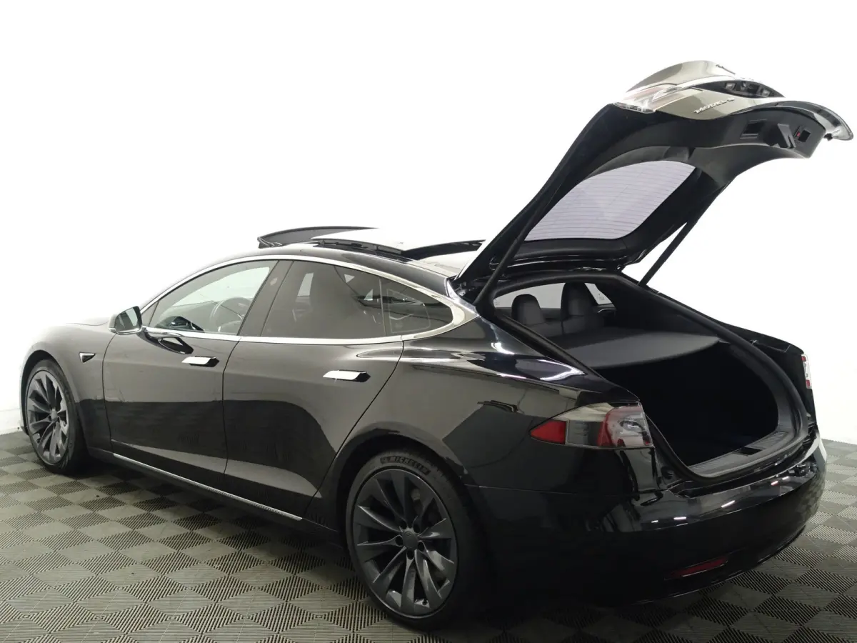 75 Performance S Edition Aut- Panoramadak, Sport Leder, Enhanched Autopilot, Premium Connectivity, Carbon Inleg
