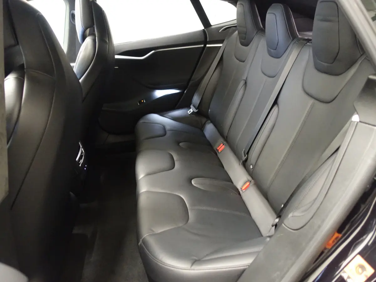 75 Performance S Edition Aut- Panoramadak, Sport Leder, Enhanched Autopilot, Premium Connectivity, Carbon Inleg