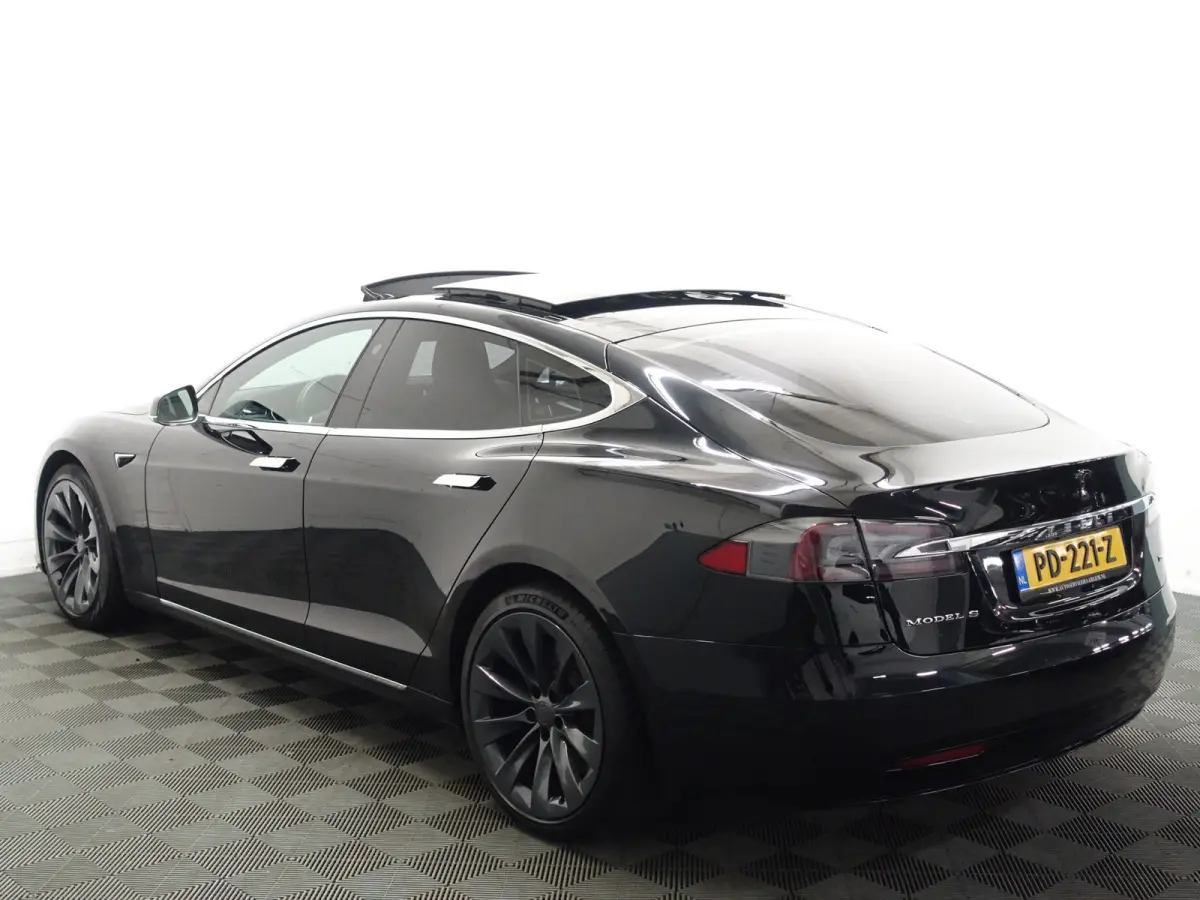 75 Performance S Edition Aut- Panoramadak, Sport Leder, Enhanched Autopilot, Premium Connectivity, Carbon Inleg