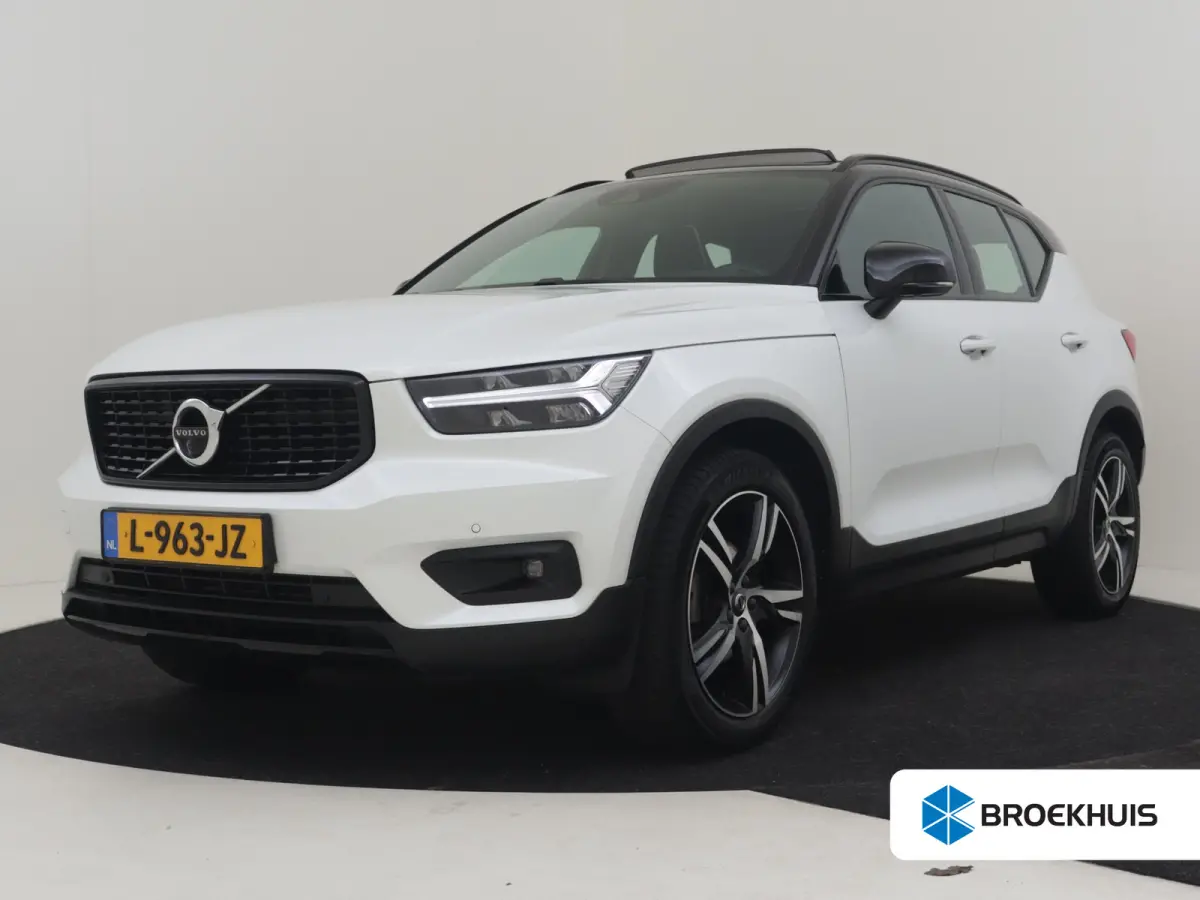 1.5 T3 R-Design 163 Pk AUT | Glazen Panoramadak | Rondomzicht camera |  Cruise control adaptief |  Keyless | Navigatie |  19"LMV